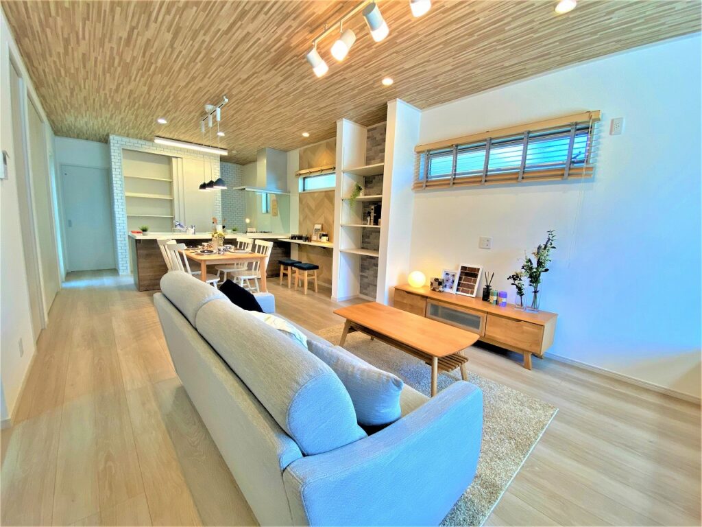🏡 熊取町桜が丘2号地モデルハウス　家具入りました♪