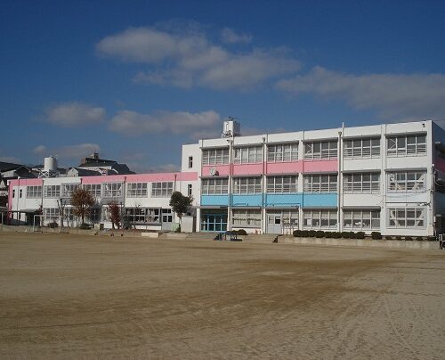 富田林市立川西小学校