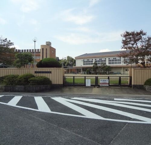 橿原市立香久山小学校