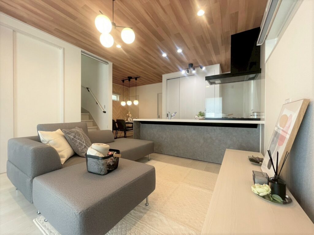🏡　泉大津市虫取町モデルハウス　家具入ってます♪