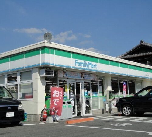 ファミリーマート岸和田岡山町店