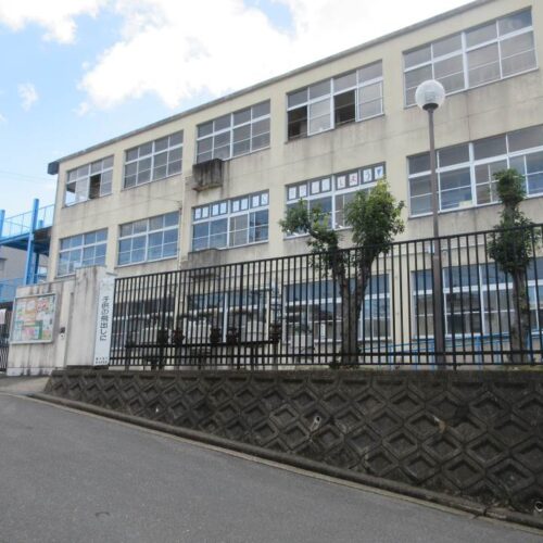 東大阪市立孔舎衙東小学校