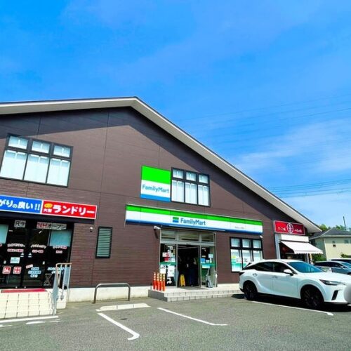 ファミリーマート和泉はつが野店