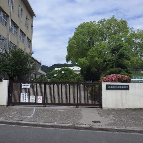 四條畷市立四條畷中学校