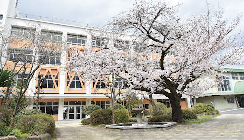 柏原市立柏原小学校