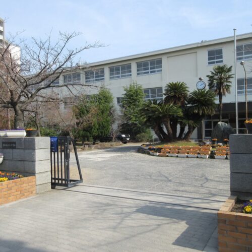 貝塚市立第一中学校