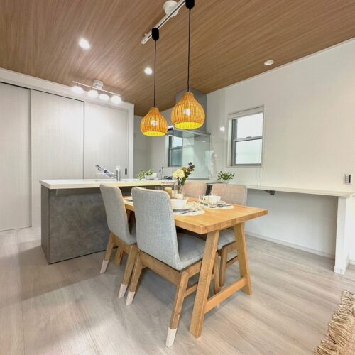 泉佐野市新安松 ギャラリー16