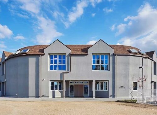 公私連携幼保連携型認定こども園鶴舞やまとこども園