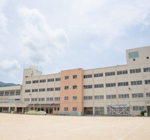 八尾市立高安西小学校