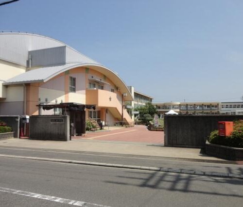 貝塚市立西小学校