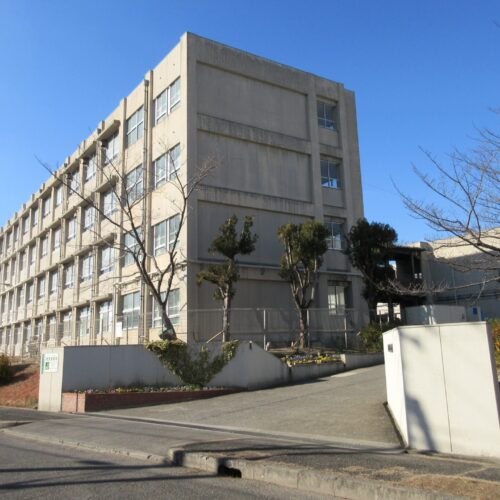 堺市立晴美台中学校