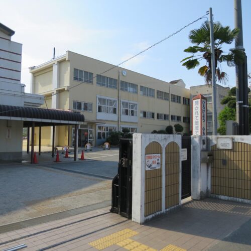 羽曳野市立西浦小学校