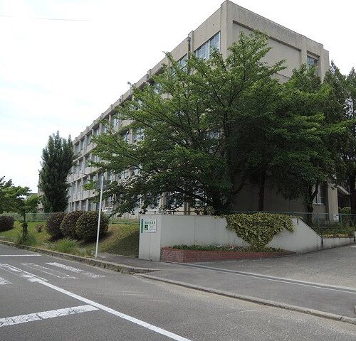 堺市立晴美台中学校
